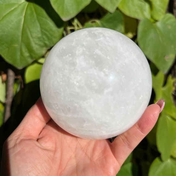 White quartz (1) sphere with light stand | crystal - Picture 3 of 12